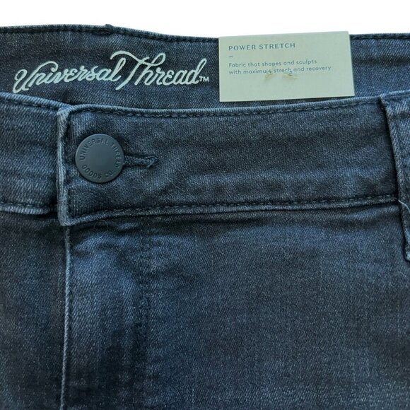 NWT Universal Thread Black Denim Midi Shorts Size 22W Classic 5 Pocket Stretch - Picture 3 of 5